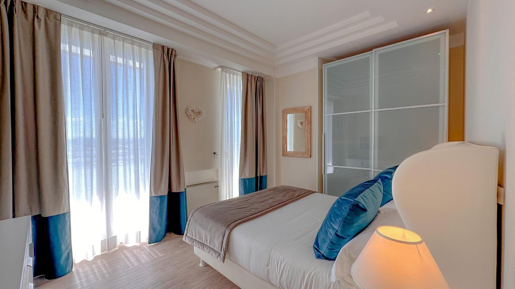 Residence Lungomare - Charming Apartments Riccione Pokoj fotografie