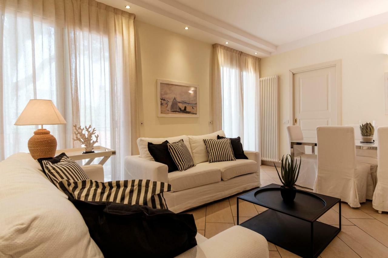 Residence Lungomare - Charming Apartments Riccione Exteriér fotografie